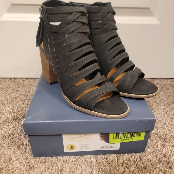 Universal Thread Shoes - Universal Thread Women's Black Strappy Heels